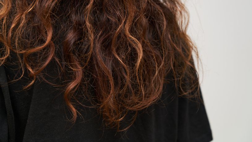 Missione anticrespo: capelli frizzy e soluzioni contro l'umidità