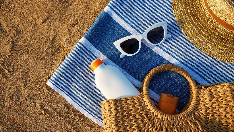 Stile in viaggio: cosa mettere nel beauty case a seconda di chi sei