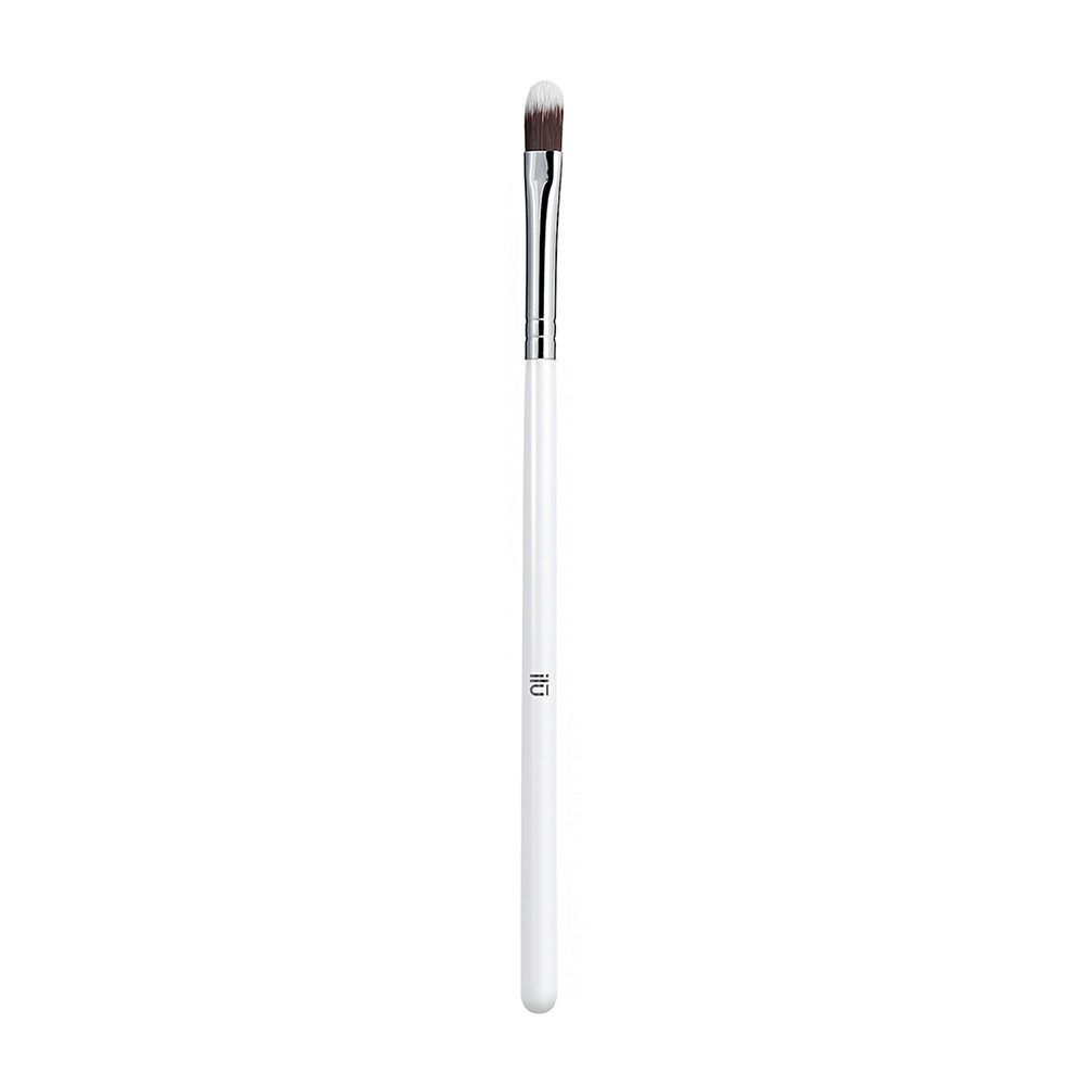 ilū 121 Precision Concealer Brush Pennello di precisione per correttore